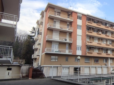 Appartamento in Affitto a Ivrea Via Fratelli Rosselli