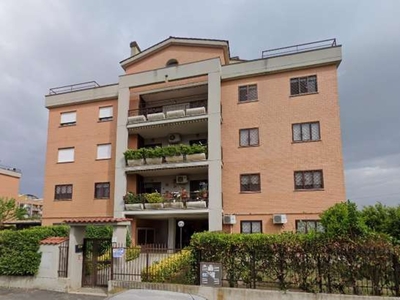 Appartamento in Via Castiglione Messer Marino 14, Roma, 5 locali