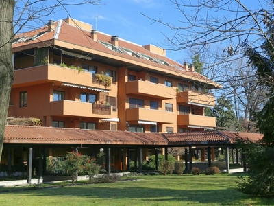 Appartamento in Via della birona, Monza, 5 locali, 2 bagni, con box