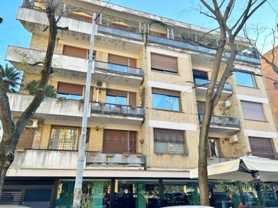 Appartamento in Via Pompeo Magno, Roma, 2 bagni, 150 m², 1° piano