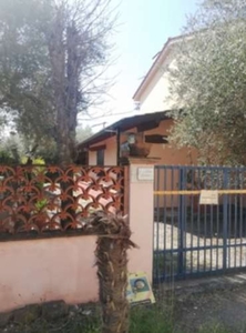 Appartamento in Via San Filippo 280/D, Lucca, 7 locali, 1 bagno