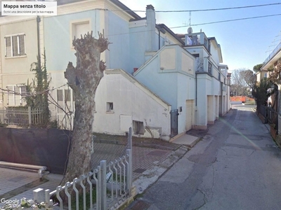 Appartamento in Viale Amos Burnazzi, Rimini, 5 locali, 2 bagni, 87 m²