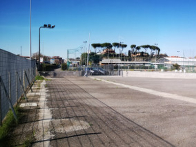 azienda commerciale in affitto a Roma