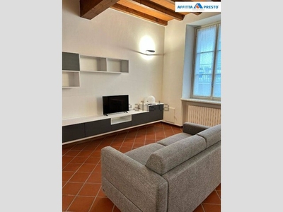 Bilocale in Affitto a Parma, zona Centro storico, 1'100€, 82 m², arredato