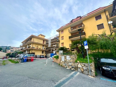 Bilocale in Via Aurelia 168, Riva Ligure, 1 bagno, 48 m², 4° piano