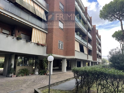 Bilocale in VIA COLLEVERDE, Roma, 1 bagno, posto auto, 70 m², 2° piano