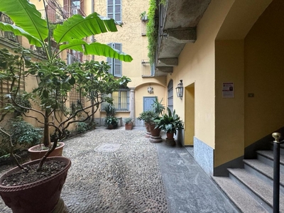 Bilocale in Via Fiori Chiari 21, Milano, 1 bagno, arredato, 40 m²