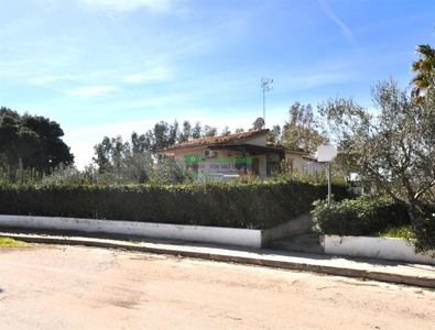 Casa indipendente a Ragusa, 3 locali, 1 bagno, con box, arredato