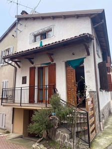 Casa indipendente di 134 mq in vendita - Ziano Piacentino