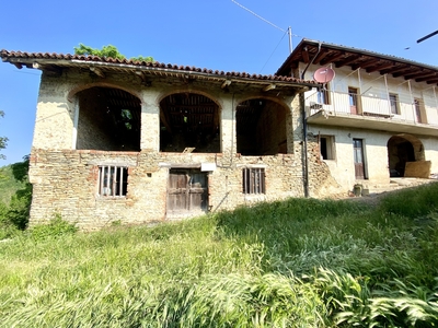 Casa indipendente in Borgata Manzoni - Somano