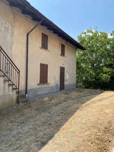 Casa indipendente in vendita a Alta Val Tidone