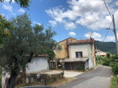 Casa indipendente in Vendita a Sessa Cilento