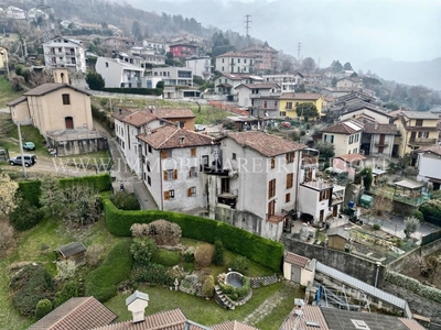 Casa indipendente in Via alla Bonacina, Lecco, 4 locali, 2 bagni