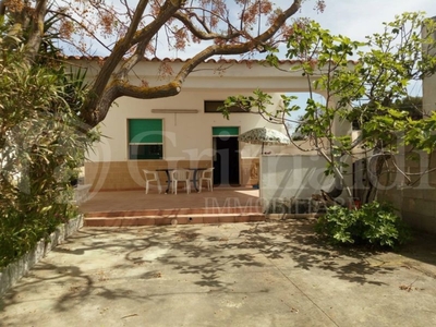 Casa indipendente in Via SP 88 20, Alliste, 3 locali, 1 bagno, 75 m²