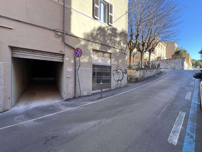 Garage / Posto auto in Via Elia 25 in zona Centro Storico a Ancona