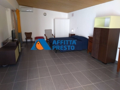 Monolocale in Affitto a Rimini, zona Zona Ospedale, 1'800€, 30 m²