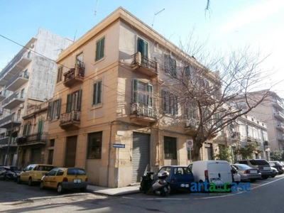 Palazzo a Messina, 25 locali, 10 bagni, 1650 m², terrazzo, abitabile