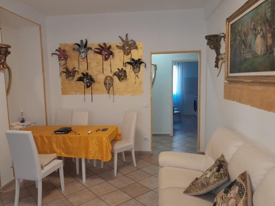 Quadrilocale a Livorno, 1 bagno, 80 m², 1° piano, ascensore in vendita