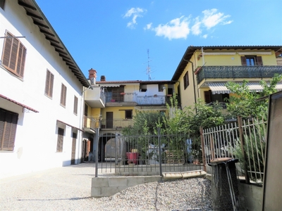 Quadrilocale in Garbagna NOVARESE, Garbagna Novarese, 2 bagni, con box