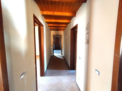 Quadrilocale in Strada Albareto, Modena, con box, arredato, 150 m²