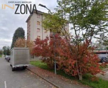 Quadrilocale in Via Asti, Seregno, 2 bagni, con box, 108 m², 2° piano