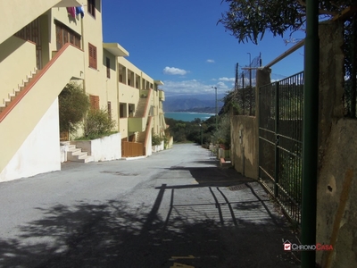 Quadrilocale in Via Corsaro, Messina, 1 bagno, posto auto, 65 m²