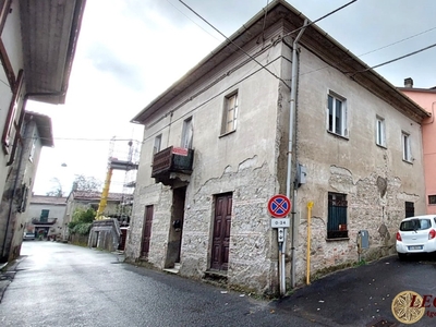 Rustico in Via Roma, Tresana, 4 locali, 1 bagno, posto auto, 125 m²