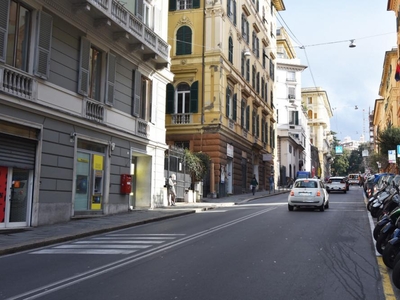 spazio commerciale in affitto a Genova