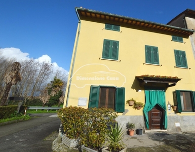 Terratetto - terracielo a Lucca, 4 locali, 1 bagno, giardino privato