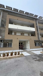 Trilocale a Mugnano di Napoli, 1 bagno, garage, 75 m², 3° piano