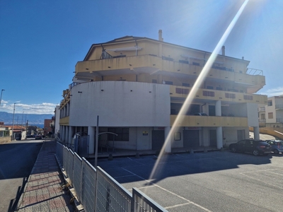 Trilocale in Campolino Pistunina, Messina, 1 bagno, posto auto, 85 m²