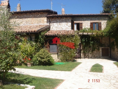 Villa a Casaprota, 12 locali, 4 bagni, con box, arredato, 575 m²