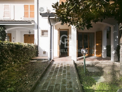 Villa a schiera in vendita a Modena - Zona: Modena est