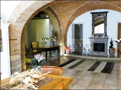 Villa bifamiliare in vendita a Rosignano Marittimo
