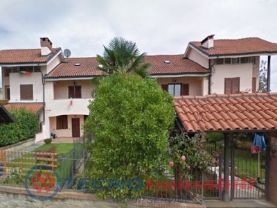 Villa con box a San Francesco al Campo