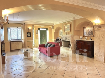Villa in Contrada Colle Marini 102, Isernia, 5 locali, 4 bagni, 267 m²