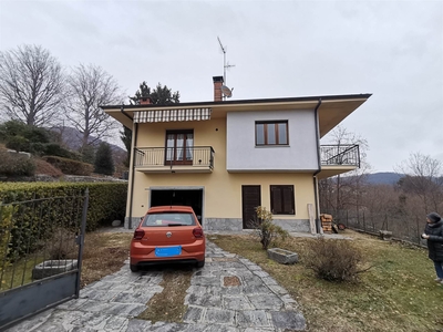 Villa in vendita a Arizzano Verbania