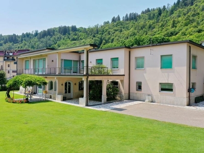 villa in vendita a Castelnuovo di Garfagnana