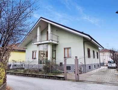 Villa in Vendita a Orbassano