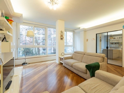 Appartamento di lusso di 136 m² in vendita Viale Abruzzi 70, Milano, Lombardia