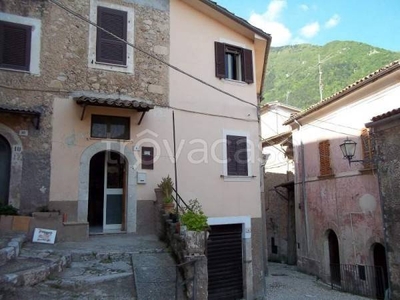 Appartamento in in vendita da privato a San Donato Val di Comino via Orologio, 8