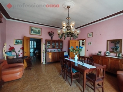 Appartamento in vendita a Castelliri castelliri Colle,33