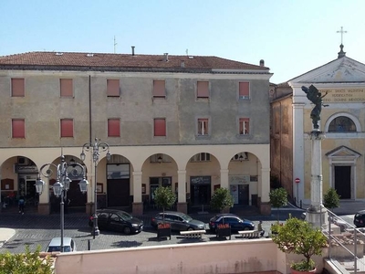 Appartamento in vendita a Ferentino piazza Giacomo Matteotti, 13