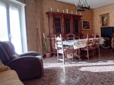 Appartamento in vendita a Frosinone piazza Caduti di Via Fani