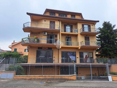Appartamento in vendita a Frosinone via Cavoni