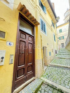 Appartamento in vendita a Frosinone via Muro Rotto, 5