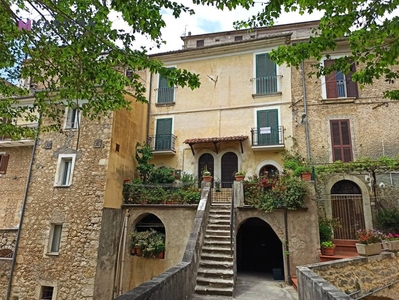 Appartamento in vendita a San Donato Val di Comino corso Giuseppe Mazzini, 58