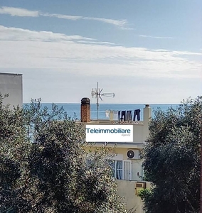 Appartamento in vendita a Terracina via Sardegna, 4