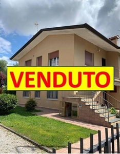 Appartamento in vendita ad Aquileia via Bolivia