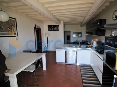 Appartamento Trilocale in ottime condizioni, in vendita in Via Spadolini, Loro Ciuffenna